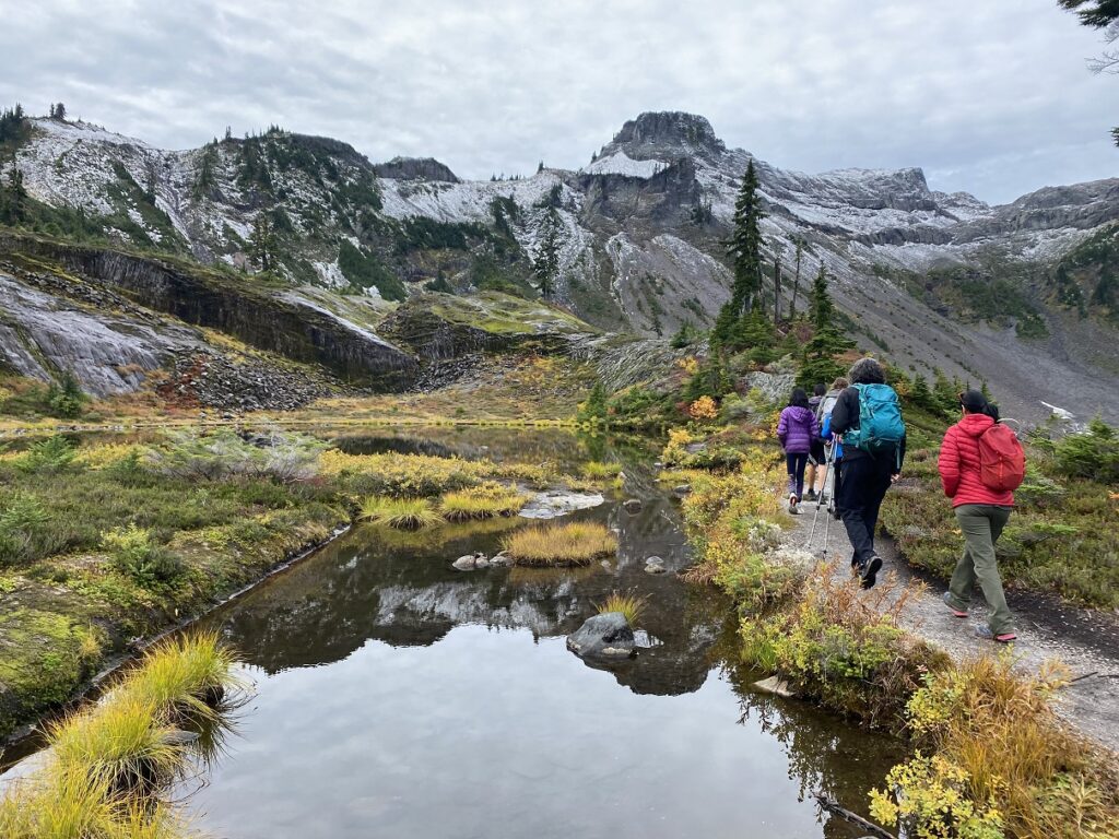 Bagley Lakes Trail - Chain Lakes Loop Trail Washington