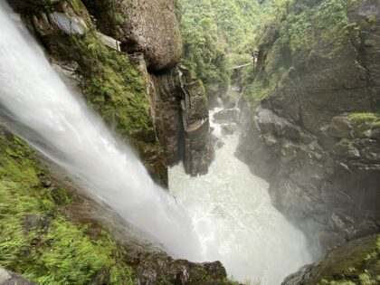 Banos Cascada el Pailon